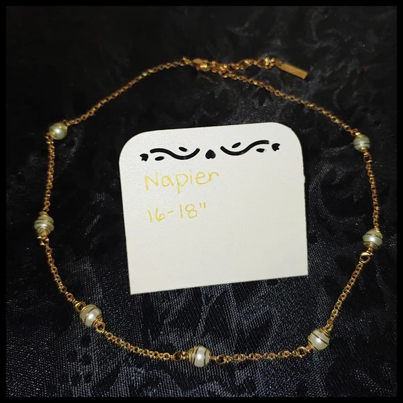 Napier Jewelry Napier Gold Tone Necklace Wire Wrapped Faux